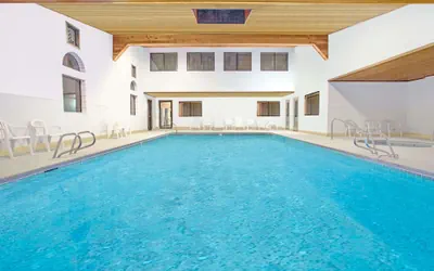 Photo 2 - Days Inn & Suites by Wyndham Red Rock-Gallup