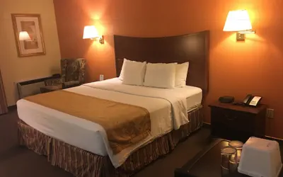 Photo 5 - Days Inn & Suites by Wyndham Red Rock-Gallup