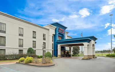 Photo 2 - Hampton Inn & Suites Tifton