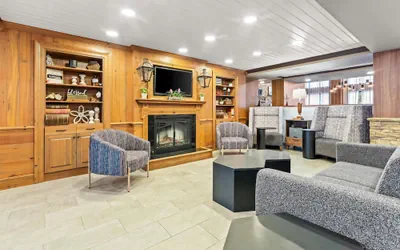 Photo 4 - Hampton Inn & Suites Tifton