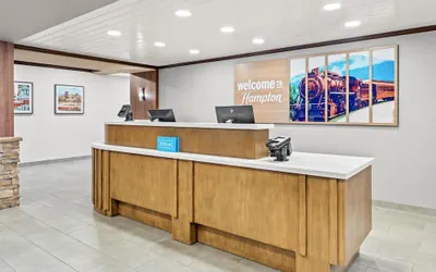 Photo 3 - Hampton Inn & Suites Tifton