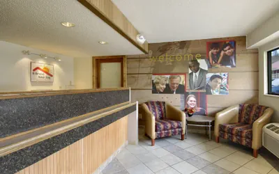 Photo 2 - Red Roof Inn Parkersburg