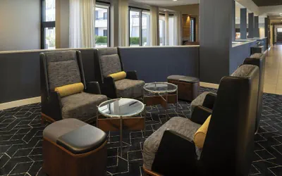 Photo 2 - Courtyard by Marriott Fresno