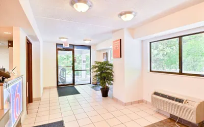 Photo 4 - Motel 6 Nashua, NH - South