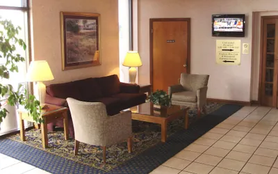 Photo 4 - Trade Winds Central Inn