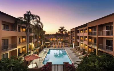 Photo 2 - Courtyard by Marriott Fort Myers Cape Coral