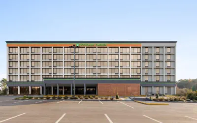 Photo 2 - Wyndham Garden Atlanta Airport