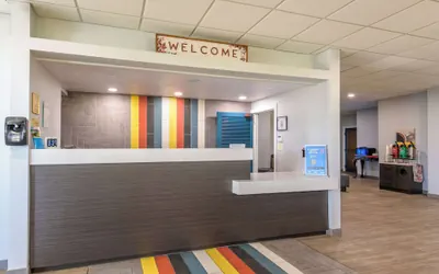 Photo 2 - Motel 6 Spring Hill, FL - Weeki Wachee