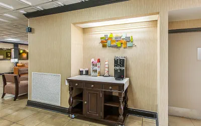 Photo 4 - Clarion Inn Columbia Airport