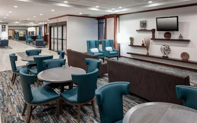 Photo 3 - Hampton Inn St. Louis-Downtown (At the Gateway Arch)