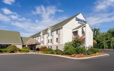 Photo 2 - Days Inn by Wyndham Lanham Washington DC