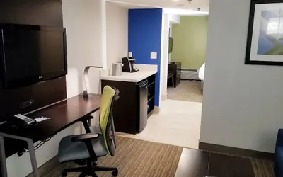 Photo 5 - Holiday Inn Express & Suites Miami - Hialeah by IHG