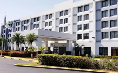 Photo 2 - Holiday Inn Express & Suites Miami - Hialeah by IHG