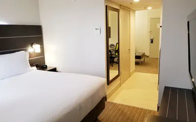 Photo 3 - Holiday Inn Express & Suites Miami - Hialeah by IHG
