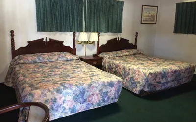 Photo 4 - Rapids Inn and Suites