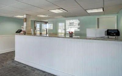 Photo 3 - Econo Lodge Inn & Suites Rehoboth Beach