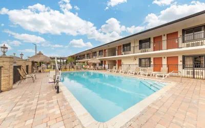 Photo 2 - Quality Inn Florida City - Gateway to the Keys