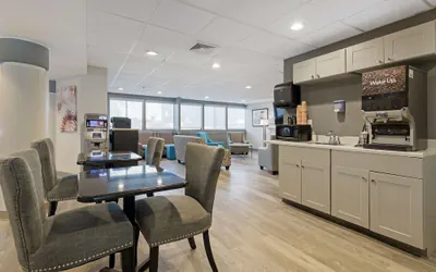 Photo 3 - Clarion Hotel & Suites BWI Airport North
