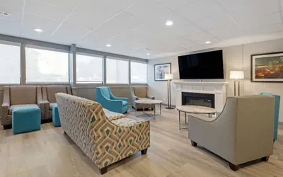 Photo 4 - Clarion Hotel & Suites BWI Airport North