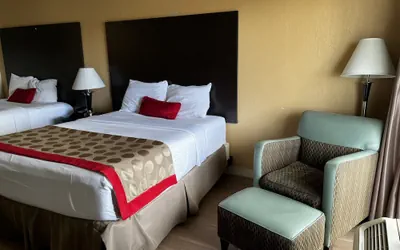 Photo 5 - Budget Inn