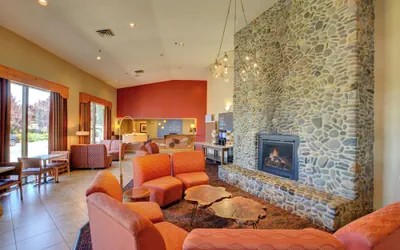 Photo 3 - The Lodge at Roseburg