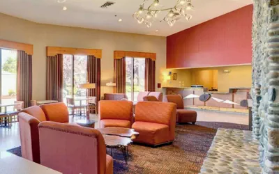 Photo 5 - The Lodge at Roseburg