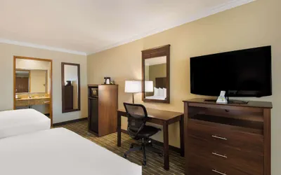 Photo 5 - Best Western Holiday Hotel