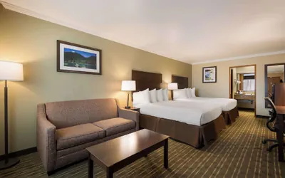 Photo 4 - Best Western Holiday Hotel