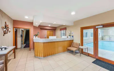 Photo 4 - Best Western Aladdin Inn