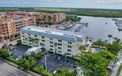 Photo 2 - Bayfront Inn Fifth Avenue