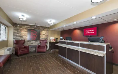 Photo 4 - Red Roof Inn Toledo - Maumee