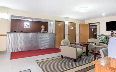 Photo 2 - Quality Inn Mount Vernon, IL