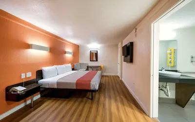Photo 4 - Motel 6 Dallas, TX - Farmers Branch