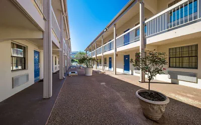 Motel 6 Dallas, TX - Farmers Branch