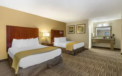 Photo 5 - Best Western Sunday House Inn