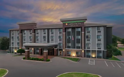 La Quinta Inn & Suites by Wyndham Midwest City - Tinker AFB