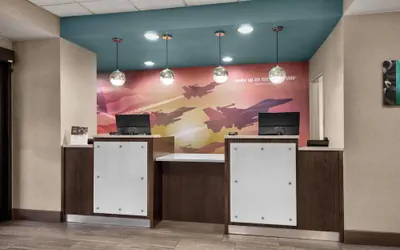 Photo 3 - La Quinta Inn & Suites by Wyndham Midwest City - Tinker AFB