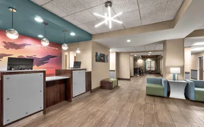 Photo 4 - La Quinta Inn & Suites by Wyndham Midwest City - Tinker AFB