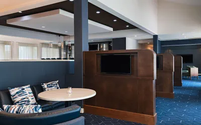 Photo 5 - Courtyard by Marriott San Antonio Airport