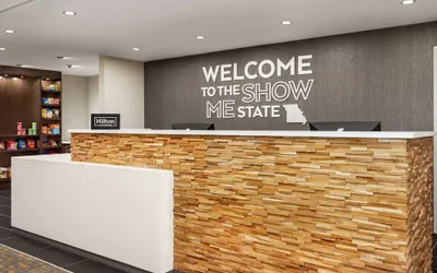 Photo 4 - Hampton Inn Kansas City-Airport