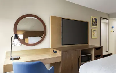 Photo 5 - Hampton Inn Kansas City-Airport