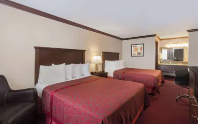 Photo 5 - Days Inn by Wyndham Auburn