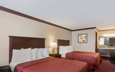 Photo 3 - Days Inn by Wyndham Auburn