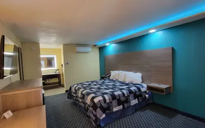 Photo 5 - SureStay Plus Hotel by Best Western Odessa