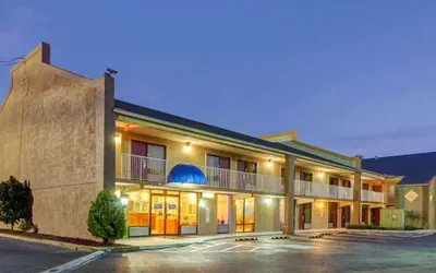 Photo 2 - Rodeway Inn Norcross