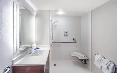 Photo 5 - HI Express El Paso Downtown by IHG