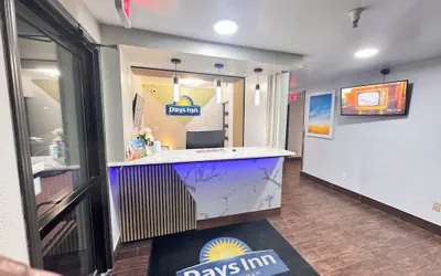 Photo 5 - Days Inn by Wyndham Salina I-70
