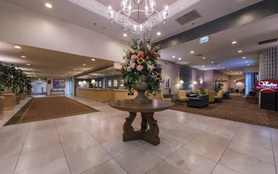 Photo 2 - Grand Vista Hotel