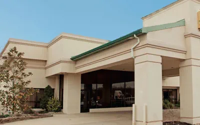 Photo 2 - Ramada by Wyndham Fairfield NJ