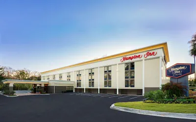 Photo 2 - Hampton Inn Gainesville